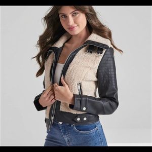 LOOKING For this Venus Jacket Size SMALL